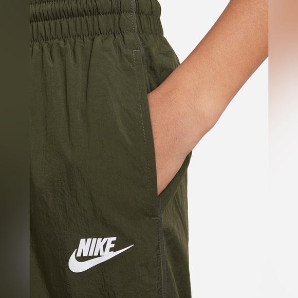 NIKE Boys pants. Fits like XS high waisted for women’s. Green jogger - Picture 4 of 9